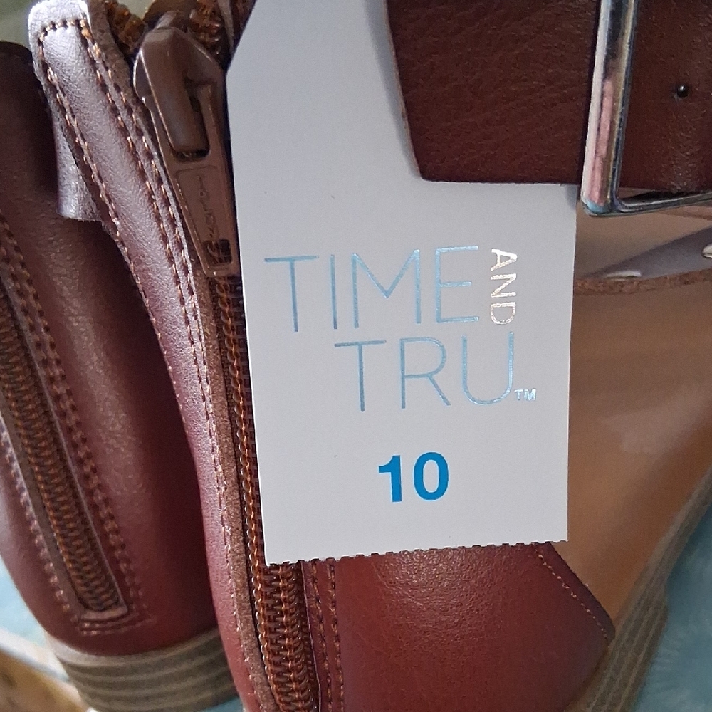 Time and Tru Brown Studded T-Strap Gladiator Sandals - Picture 5 of 7
